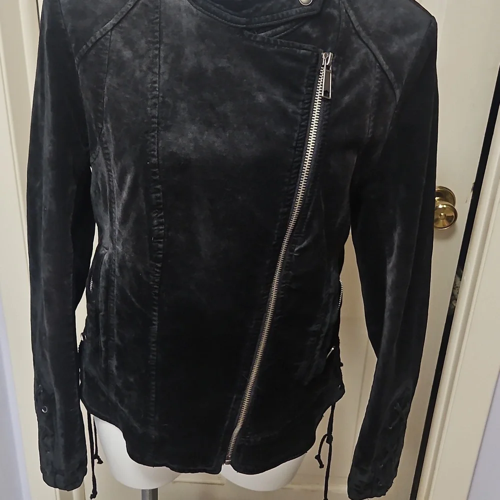 Free Peopke Black Velvet Jacket - Picture 1 of 14
